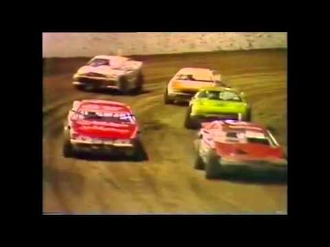 FLASHBACK: Newcastle Speedway - Super Sedans - Grenville Anderson Comes From The Rear