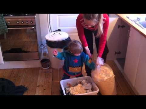 Sådan forvandler du dit grønne affald til dejlig jord - oppe i lejligheden