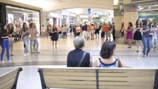 Galeries St-Hyacinthe - Flash Mob demande en mariage