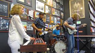 Tennis &quot;Needle and a Knife&quot; Live at Twist &amp; Shout 9/15/14