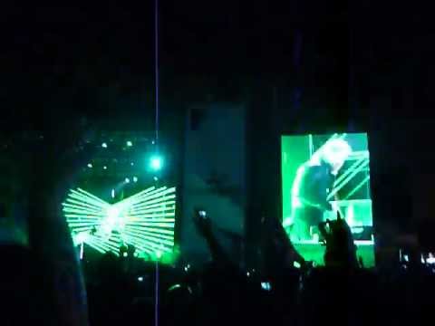 sexy bitch - david guetta - creamfields ba 2012