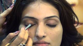 Image for video on Nude Look - Light Makeup You Can Wear to Office - by Simmi Ghai by Beauty Mantra