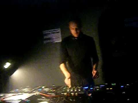 Dean Collingwood hammering Comic Strip @ Introspect ;)