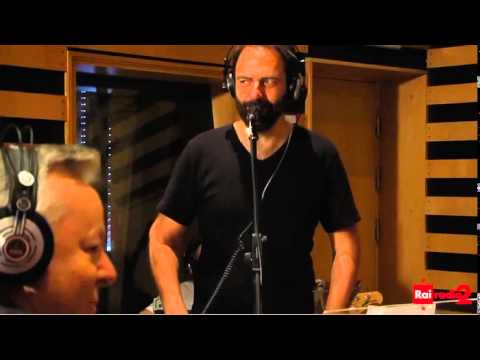 Un Marchiciano a Londra -Neri Marcorè ft. Dodi Battaglia e Tommy Emmanuel