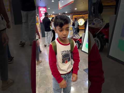 Duggu don’t want to go by escalator 🥹😢