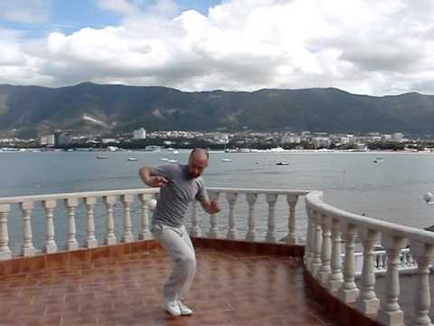 2013.09.19-02 Russia-Gelendjik-Cafe:  Lalo project - In this moment.wmv