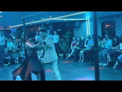 Sabrina Amuchástegui y Mauro Caiazza - (1/3) MILONGA DEL ANGEL PIAZZOLLA