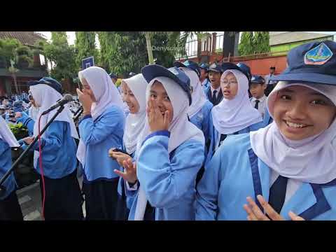 Semarak Peringatan HGN dan HUT ke 78 PGRI bersama Keluarga Besar SMPN 2 GARUT