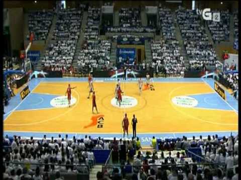 A AFICIÓN DO OBRADOIRO A MELLOR DA ACB (OS ESKORNABOIS)