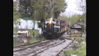preview picture of video 'West Virginia Northern Railroad-Two Runbys'