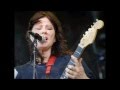 Singer Kim Deal Leaves The Pixies 