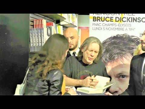 Bruce Dickinson de Iron Maiden dédicace son livre à la Fnac Champs-Élysée - Paris - 5 novembre 2018