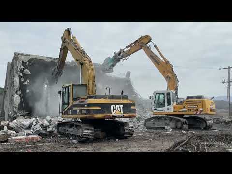 Liebherr 934 With Concrete Pulverizer & Cat 325B With Hydraulic Breaker - Sotiriadis/Labrianidis
