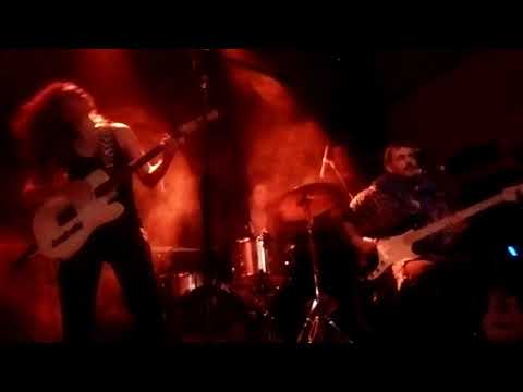 Paula Maffia,peces muertos