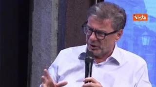 Giorgetti scherza sui conti pubblici: Da figlio di pescatore ho portato barca in acque sicure