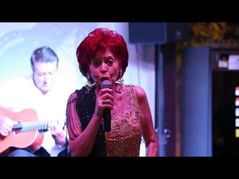 Estrela Maria, "Fado Nostalgia" - "É noite na Mouraria"