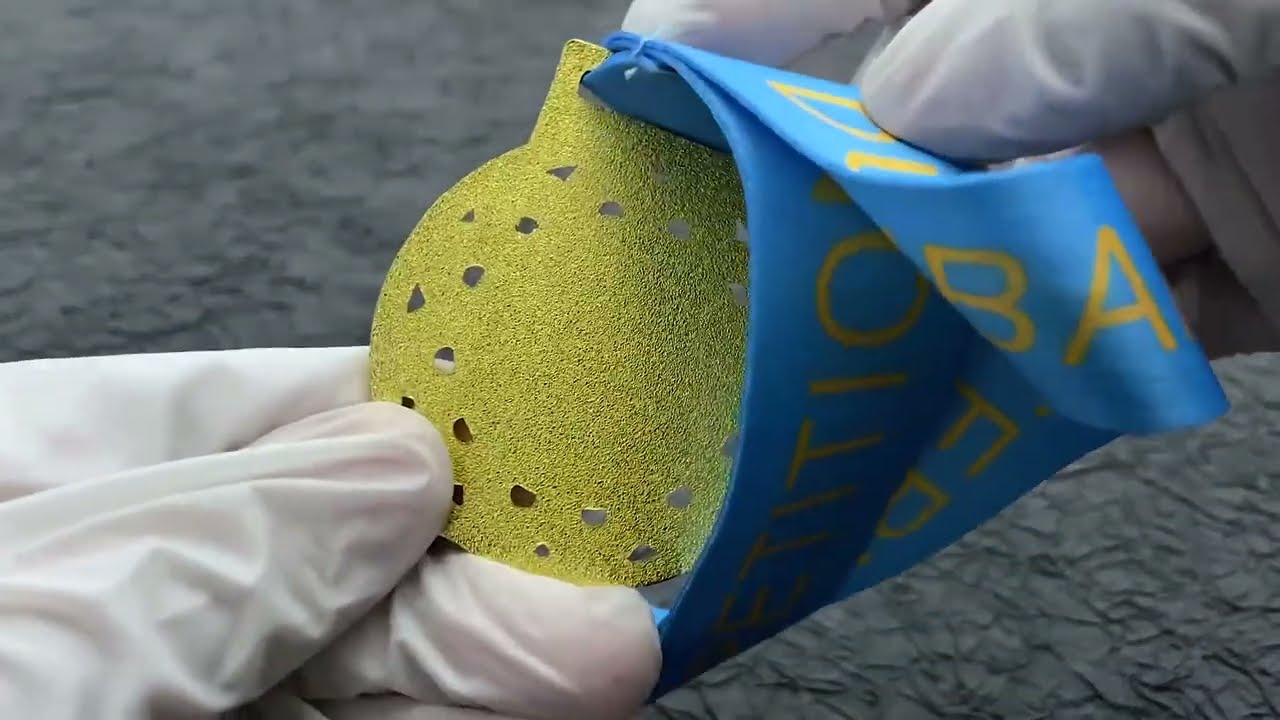 1302 - Blank Gold Hollowed Out Medal With Enamel Lace