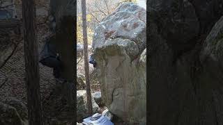 Video thumbnail of L'Angle du Bouledogue, 6c. Fontainebleau