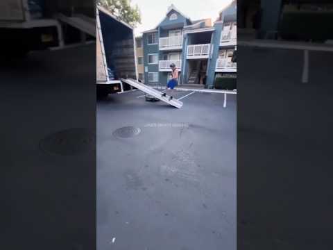 Funny? When You Try To Show Off Your Skills #shortvideo #funnymoments #skills #reaction