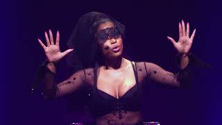 Nicki Minaj - All Things Go (Live from The PinkPrint Tour - 2016) (FULL HD)