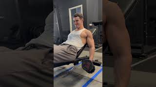 CURL MARTILLO EN BANCO INCLINADO