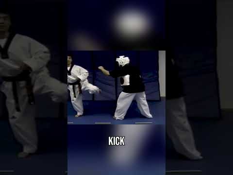 Street Fight Kicks: Master Knee Strikes for Takedowns! #shorts
