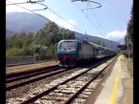 ARRIVO E PARTENZA DEL REGIONALE DOMODOSSOLA-MILANO PORTA GARIBALDI.