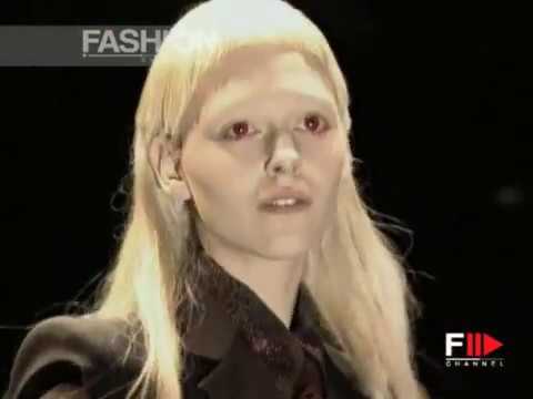 "Alexander Mcqueen" Autumn Winter 1998 1999 Paris 2 of 6 pret a porter woman by FashionChannel