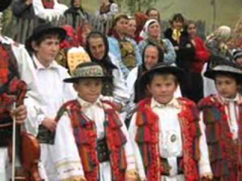 Satul Agries si drumul canepii de pe Valea lui Negrei  din Agriesel