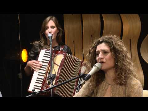 download lagu mp3 mp4 Tu Vestido Ana Prada, download lagu Tu Vestido Ana Prada gratis, unduh video klip Tu Vestido Ana Prada