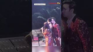 Download lagu Hum Laakh Chupaye ❤️🔥 | Kumar Sanu & Swarnali Bose Live Presence 😍 #shorts #kumarsanu #live 💯 mp3