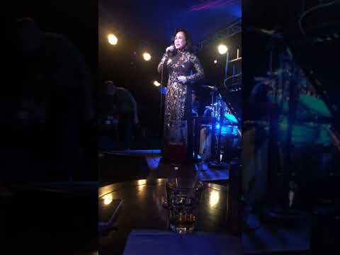 Thể hiện bởi Thanh Tuyền