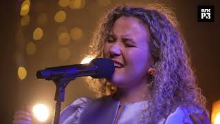 Download lagu Emma Steinbakken – Jeg glemmer deg aldri (P3 julekonsert) mp3