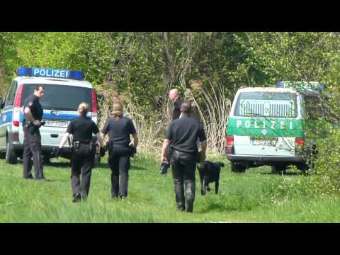 110426 Polizei sucht mit Hubschrauber und Hunden nach Serieneinbrecher HD