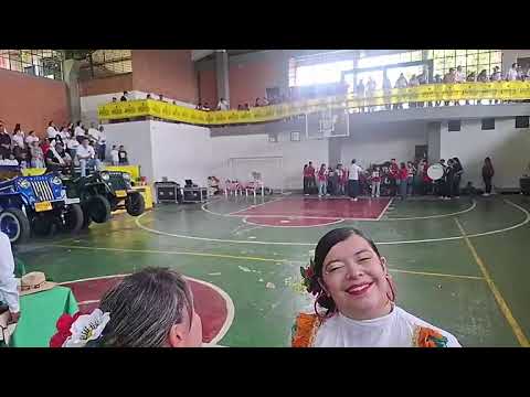 Presentacion en coliseo dia de la identidad campesina