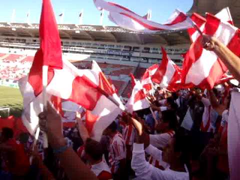 "Sobredosis albiroja (NECAXA vs irapuato)" Barra: Comando Rojiblanco • Club: Club Necaxa