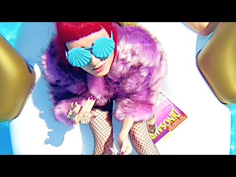 Lilly Meraviglia - Selfie in HD (Official)