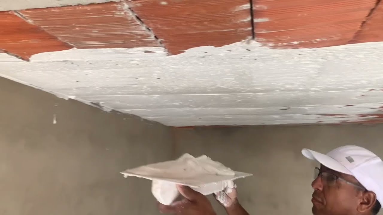 Como fazer gesso liso na laje de cerâmica