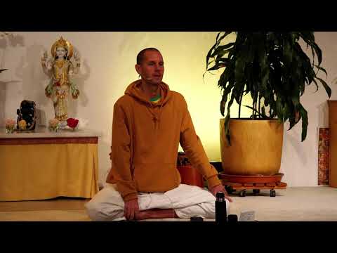 "Energie durch Atmung" fort. Pranayama mit Ravi - Yoga Vidya Live - 6:00 Uhr 08.11.2021