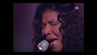 Natalie Cole and VOCAL section : It&#39;s Sand Man