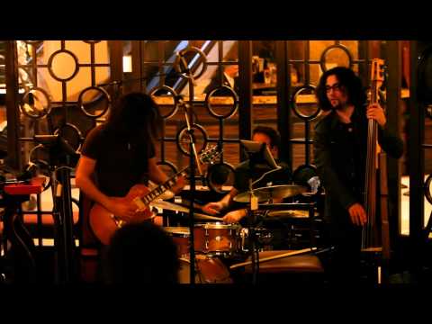 Alex Skolnick Trio performs Fade to Black with AmpKit during WWDC