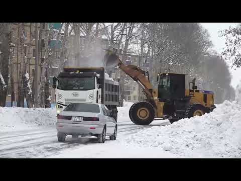 (30.01.2026) В Комсомольске продолжается борьба со снегом