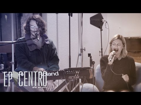 La Máquina Camaleón - Los Zanqueros ft. Paola Navarrete - Epicentro Arte En Vivo