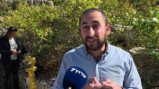 מנכ"ל מועצת יש"ע, עומר רחמים בהפגנת הימין מול ישיבת הממשלה (חדשות ערוץ 7) - התמונה מוצגת ישירות מתוך אתר האינטרנט יוטיוב. זכויות היוצרים בתמונה שייכות ליוצרה. קישור קרדיט למקור התוכן נמצא בתוך דף הסרטון