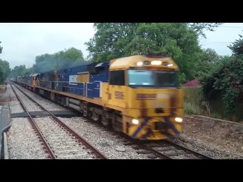 Pacific National 2MA5 passing Millswood