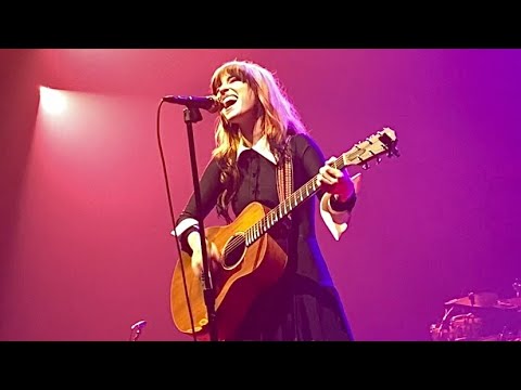 Paramore’s Hayley Williams covering “Dreams” by The Cranberries in Dublin