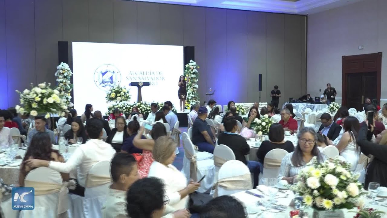 Bodas colectivas sellan historias de amor en capital de El Salvador durante Día de San Valentín
