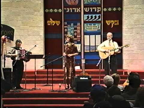 Robyn Helzner Trio - Dodi Li, www.helzner.com