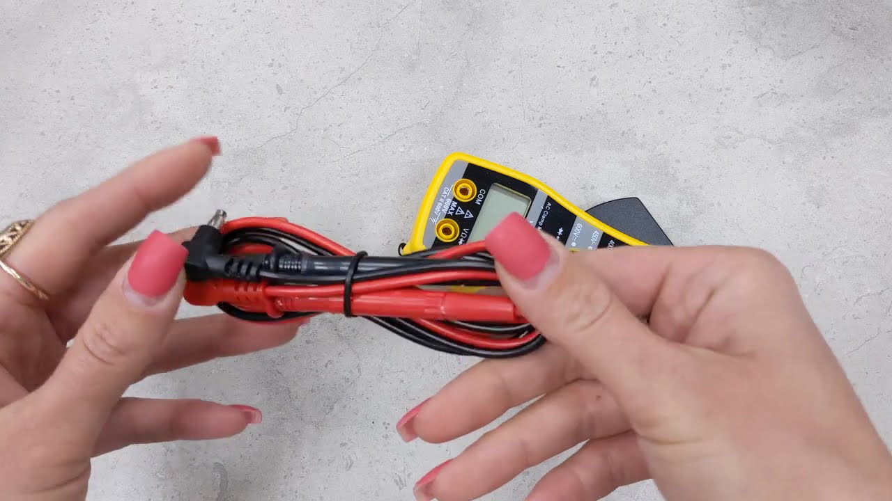 Цифровой мультиметр VOREL 81801 с клещами и LCD дисплеем