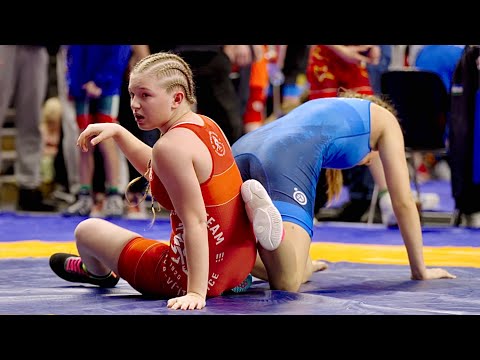 U13 Sofie Pop (CZE) vs Johanna Tsekenjuk (EST) 73kg. Women girls youth wrestling. B-cam-man